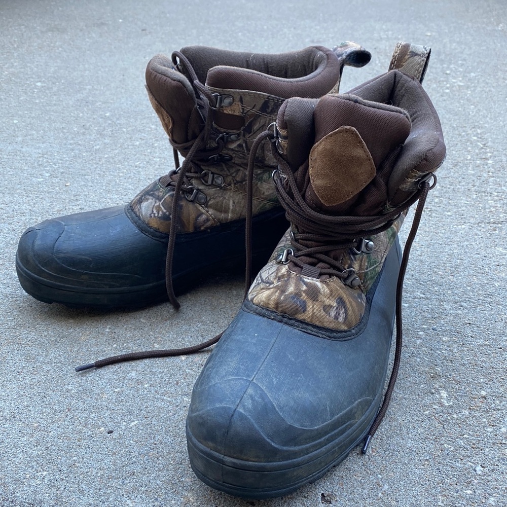 Size 9 insulated boot. Like new